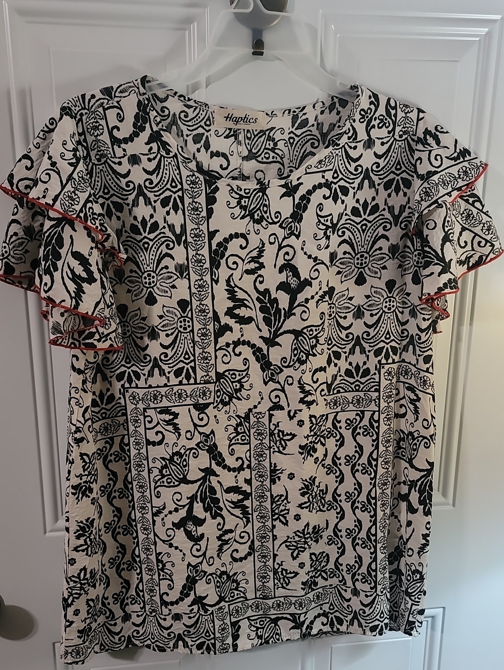 Hapicis Black & White Floral Print Ruffle Sleeve Top